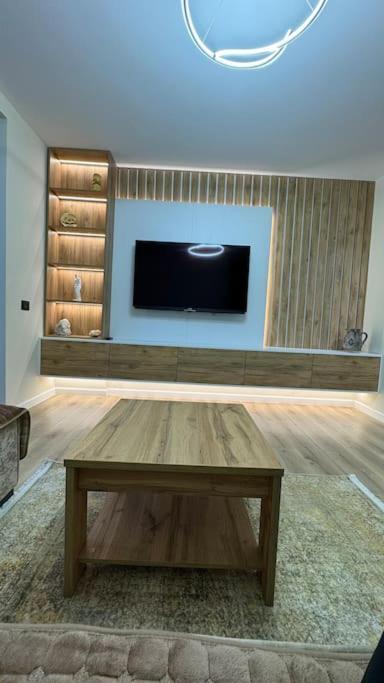 Peace And Love Luxury Apartment In Center, New Bazaar 2 Tirana Exterior foto